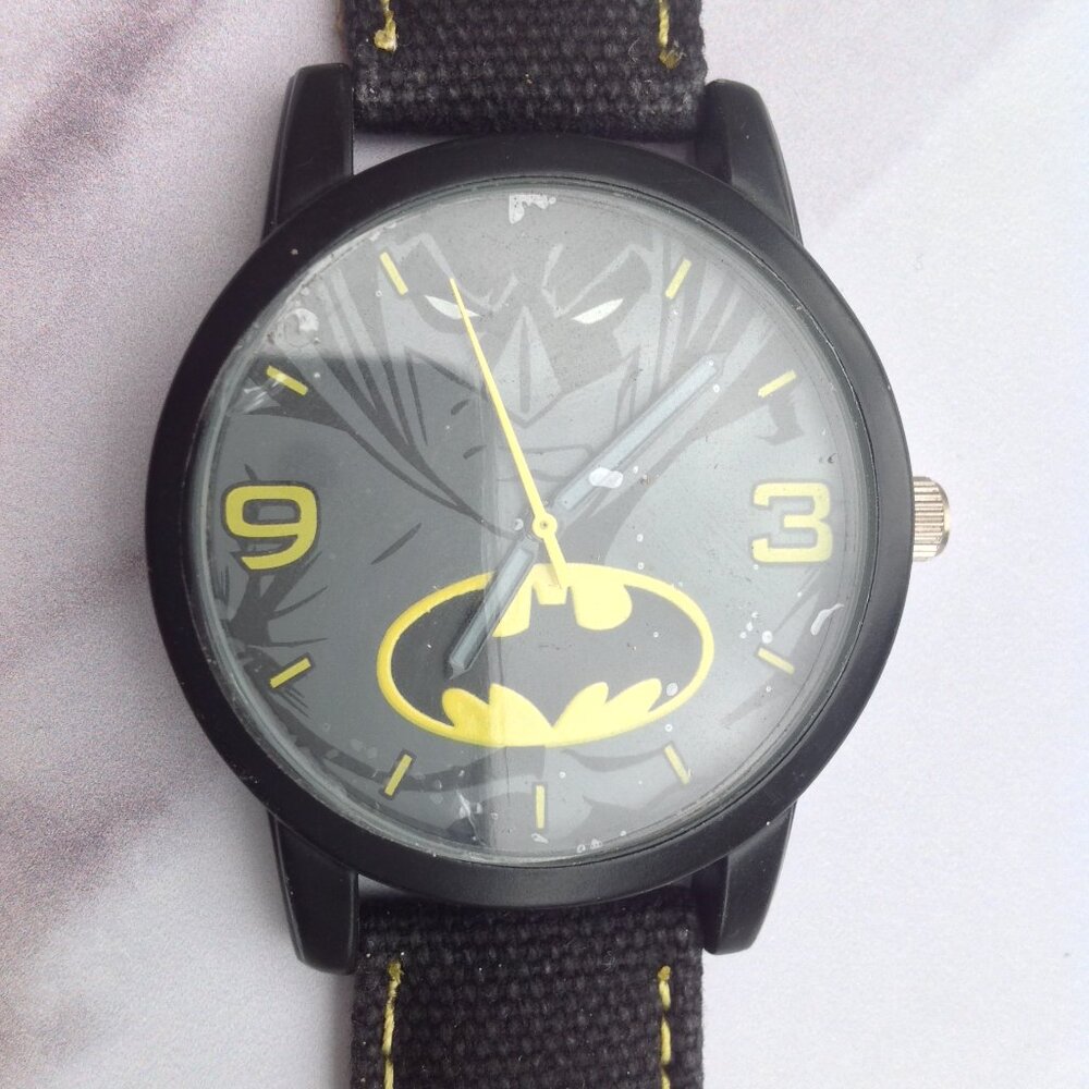 TM & DC Comics BATMAN Quartz Watch  Accutime